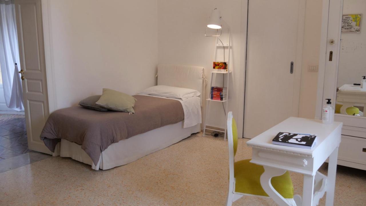 Bianko Ecochic & L'angolo Di Levante 3*