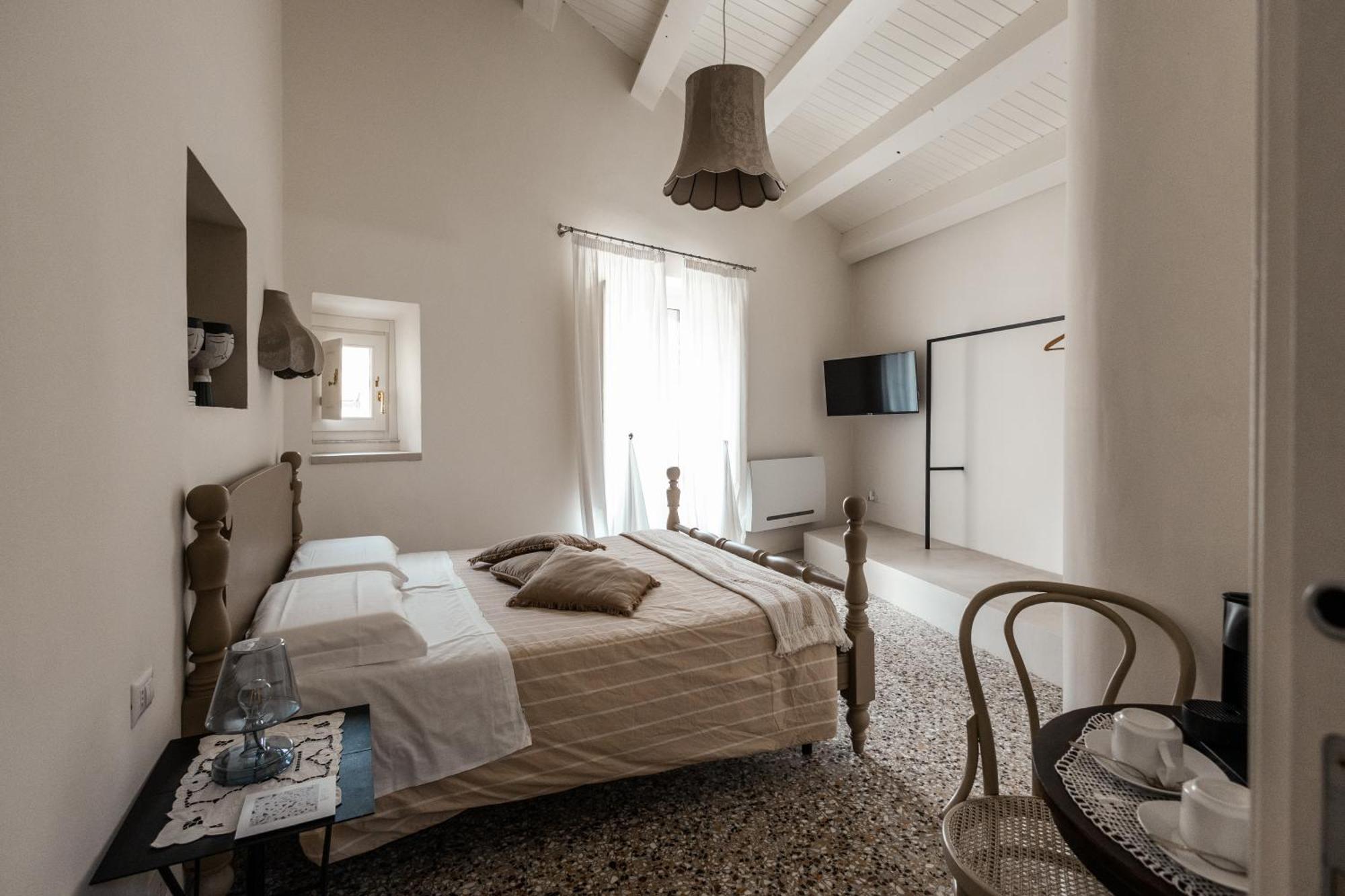 Bianko Ecochic & L'angolo Di Levante Enna