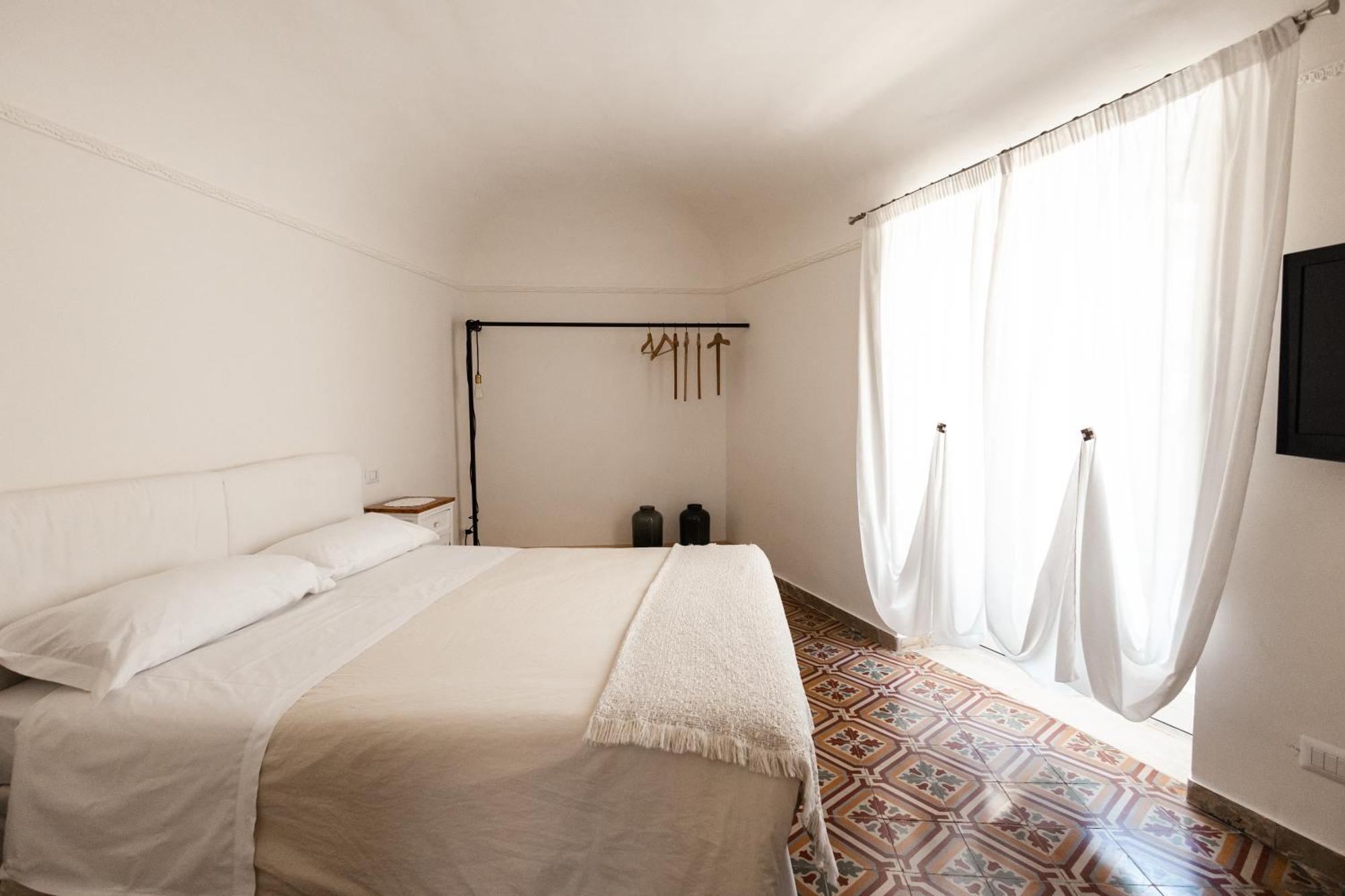 Bianko Ecochic & L'angolo Di Levante 3* Enna