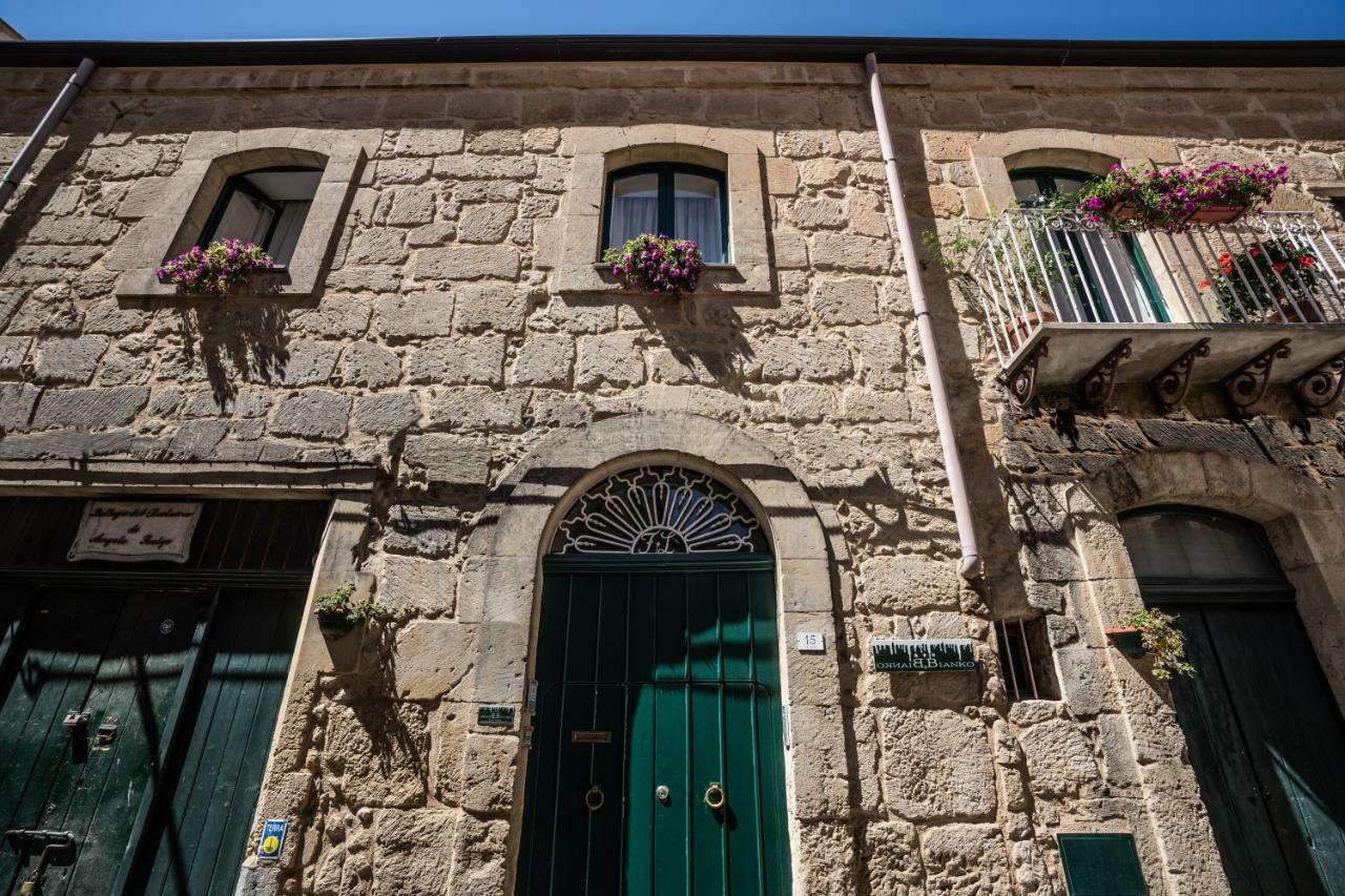 Bianko Ecochic & L'angolo Di Levante Bed & Breakfast 3*